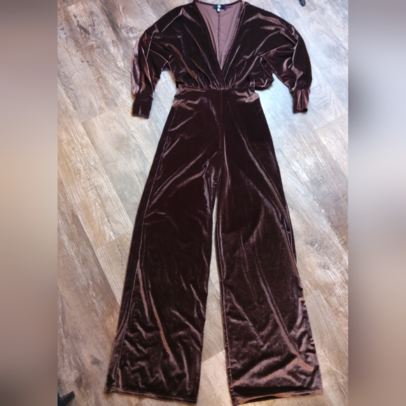 MISSGUIDED Chocolate Brown Velour Pantsuit - 4 - Picture 2 of 11